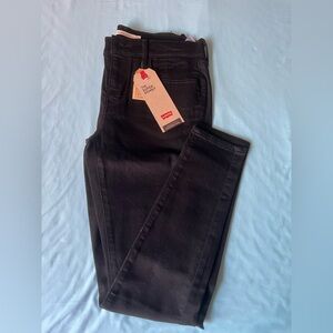 NWT Levi's Black Super Skinny Jeans